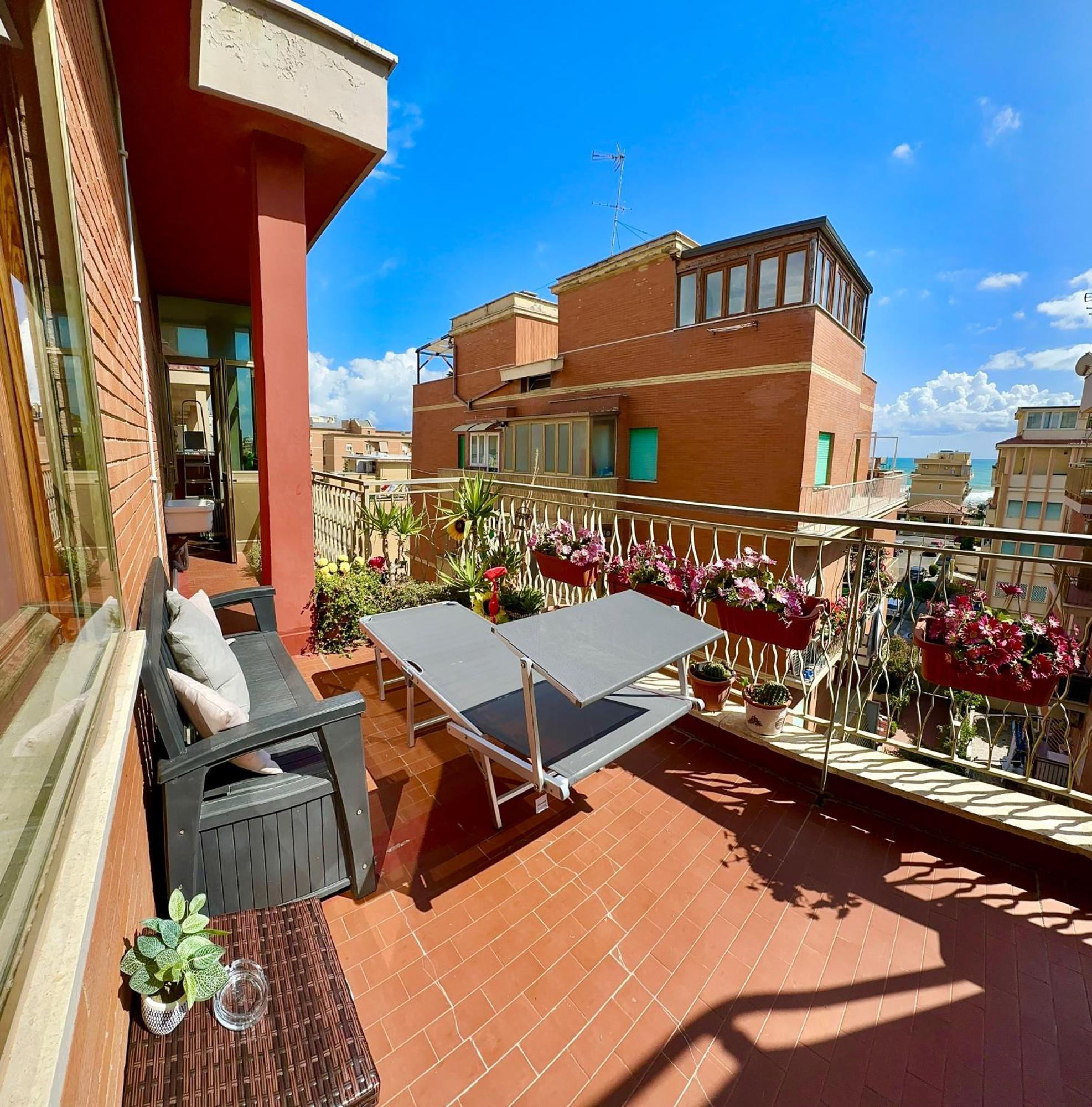 Apartament Penthouse Salus Sea View Terrace Lido di Ostia Zewnętrze zdjęcie